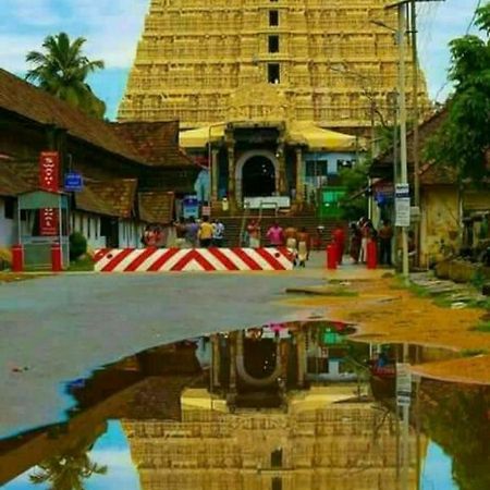 Devasthanam Lodge 特里凡得琅 外观 照片