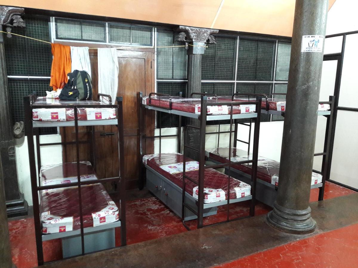 Devasthanam Lodge 特里凡得琅 外观 照片